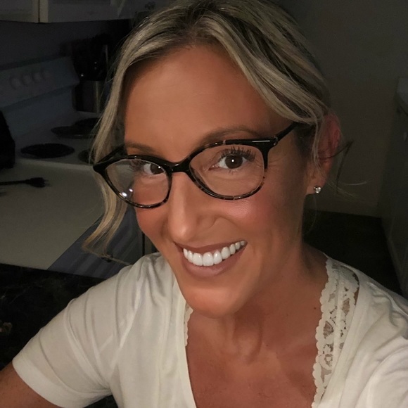 Meet your Posher, Meg - Picture 1 of 1